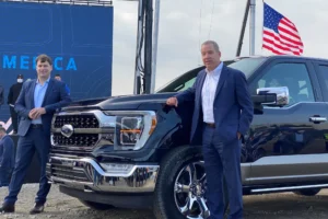 who owns ford motor co