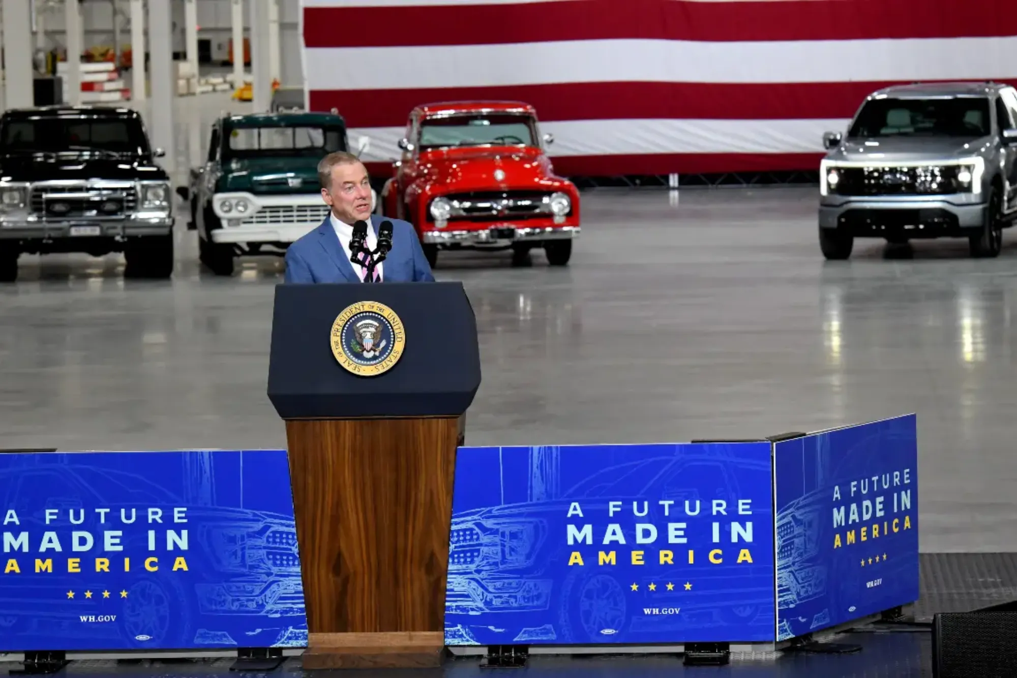 who runs ford motor company